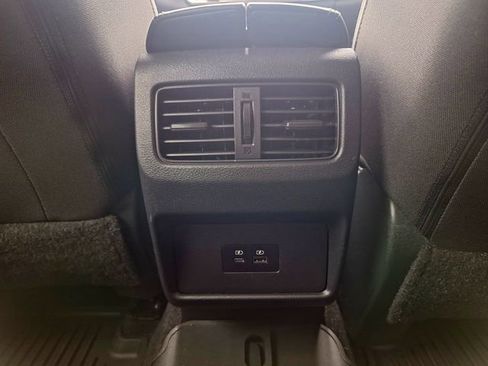 Certified 2023 Nissan Rogue SV FWD image 19