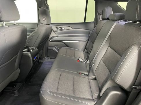 Certified 2025 Chevrolet Traverse LT w/ Sun and Wheel Package image 16