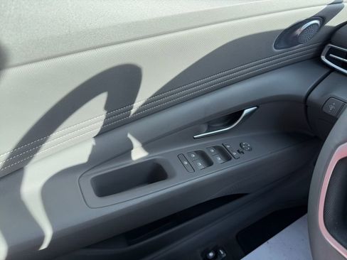 Used 2023 Hyundai Elantra SEL w/ Convenience Package image 17