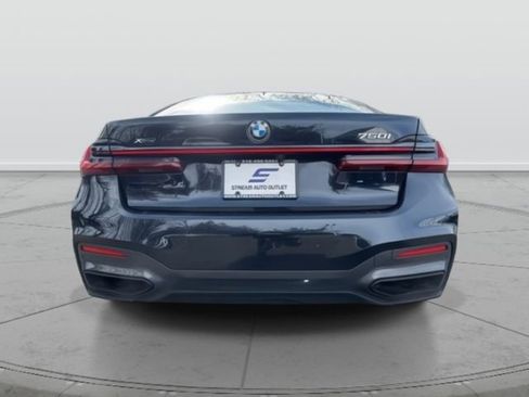 Used 2022 BMW 750i xDrive w/ Executive Package image 8