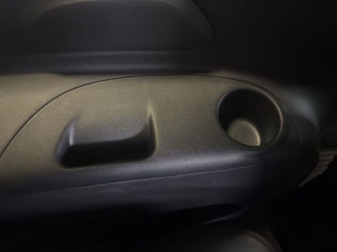 New 2025 Chrysler Pacifica Select FWD image 33