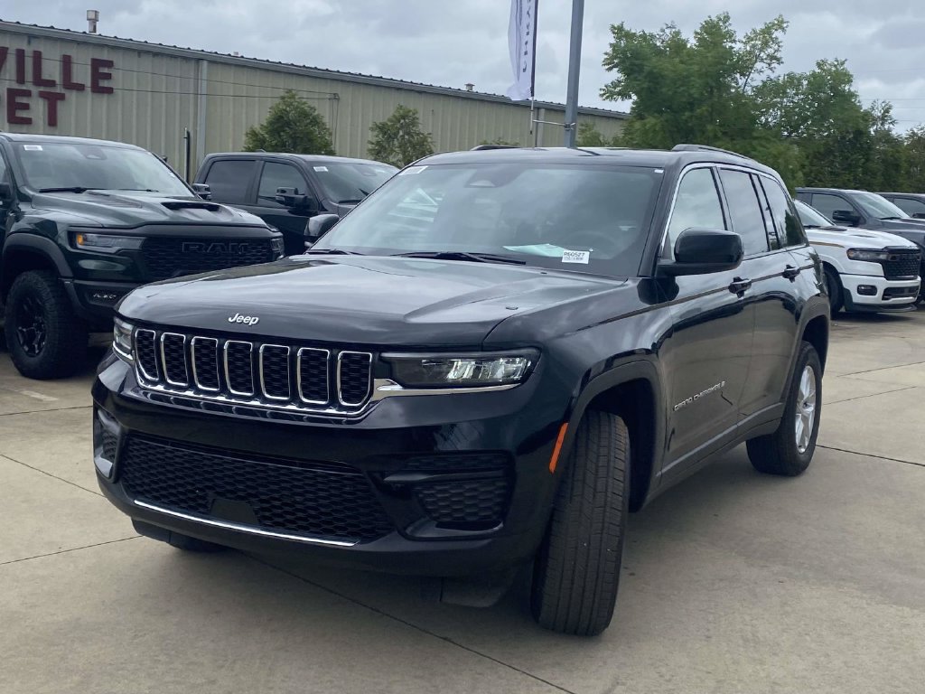 New 2026 Jeep Grand Cherokee Laredo X RWD image 33