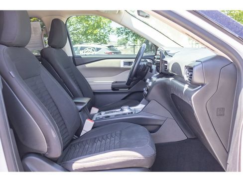Used 2020 Ford Explorer XLT w/ Comfort Package AWD/4WD image 11