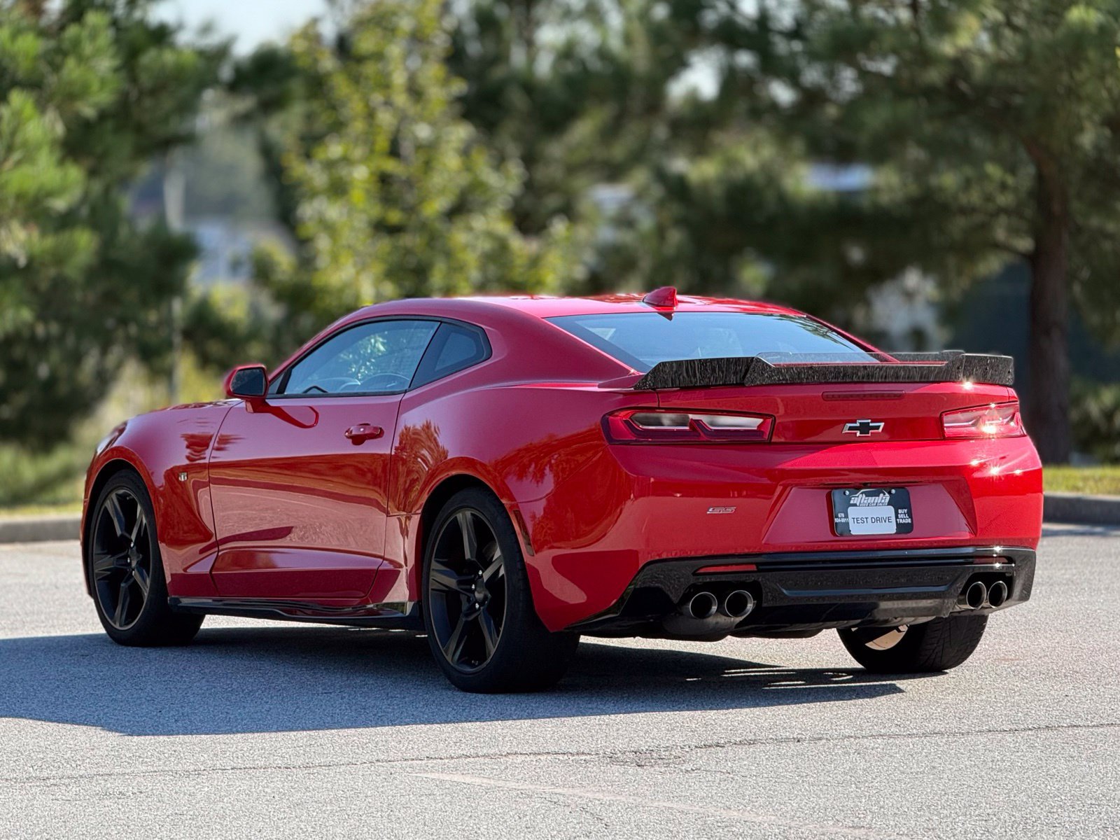 Used 2018 Chevrolet Camaro SS RWD image 10