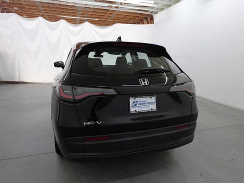Certified 2024 Honda HR-V LX image 7