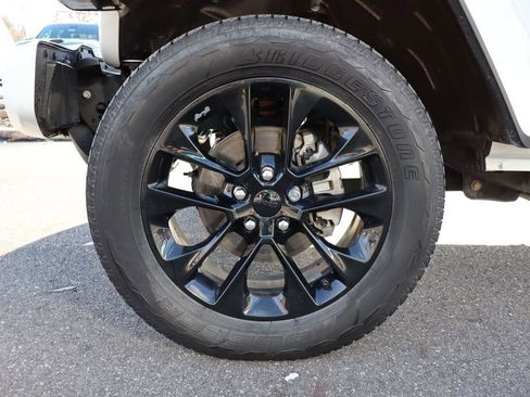 Used 2020 Jeep Wrangler Unlimited Sahara image 30