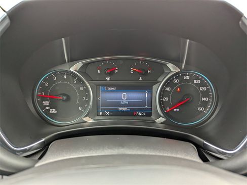 Used 2023 Chevrolet Equinox LT w/ Driver Convenience Package image 17