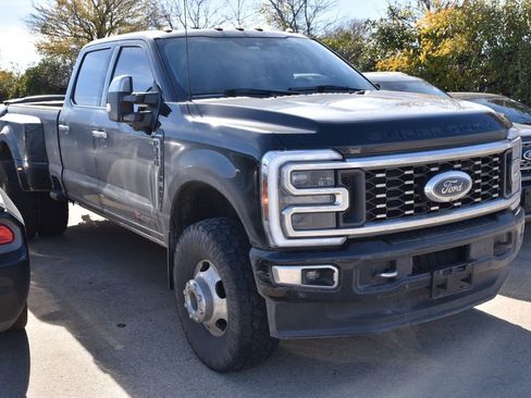 Used 2024 Ford F350 Limited image 4