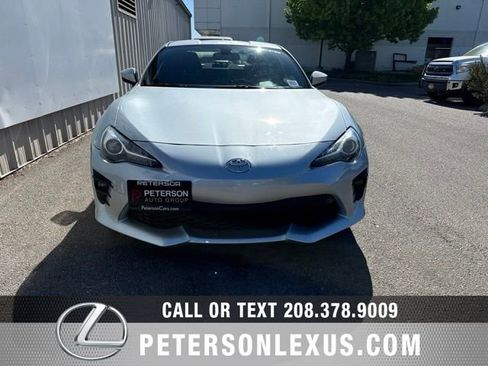 Used 2018 Toyota 86 RWD image 7