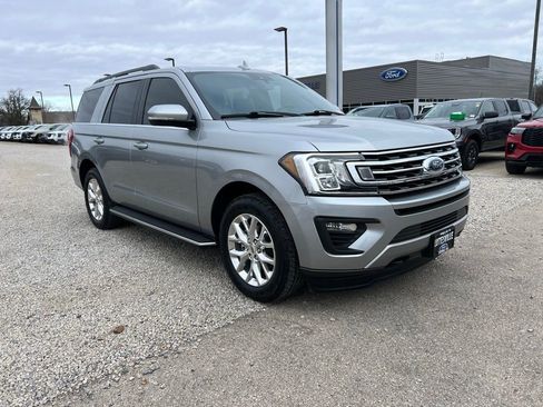 Used 2020 Ford Expedition XLT w/ Equipment Group 202A image 2