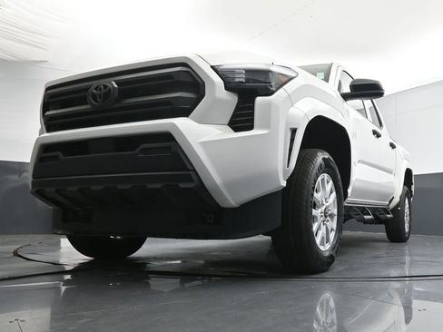Used 2024 Toyota Tacoma SR AWD/4WD image 34