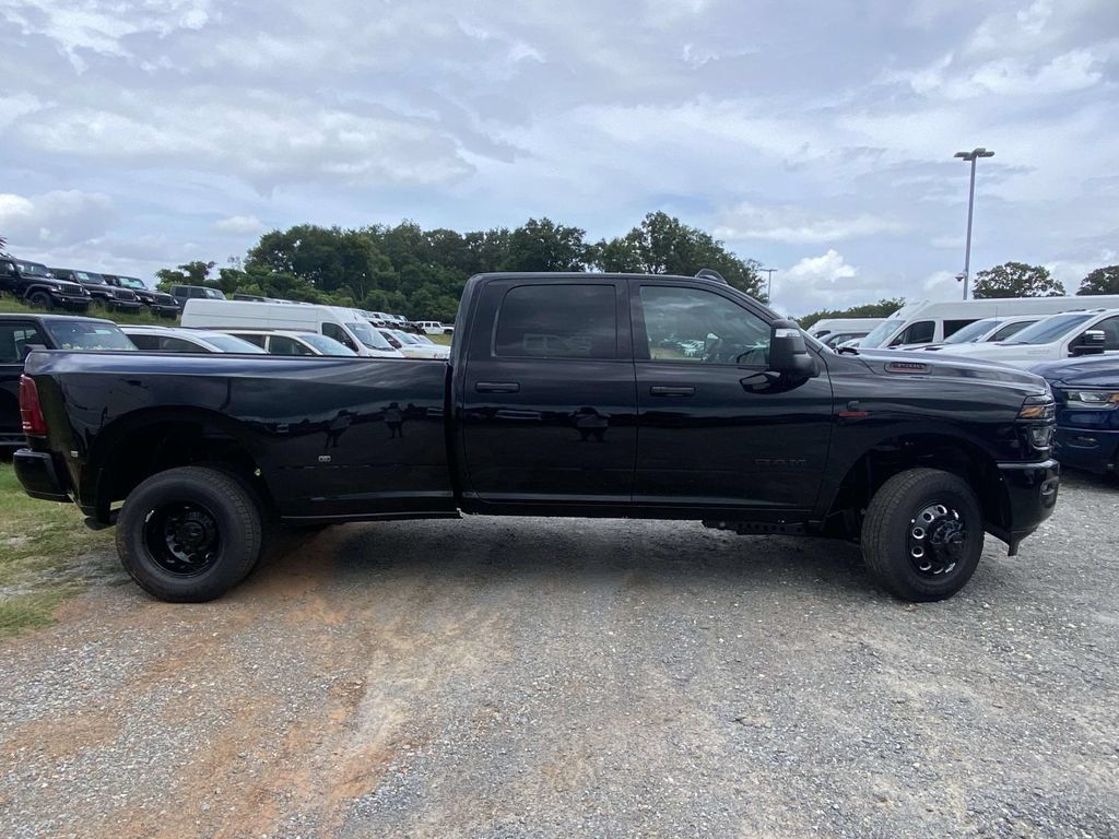 New 2026 RAM 3500 Big Horn AWD/4WD image 36