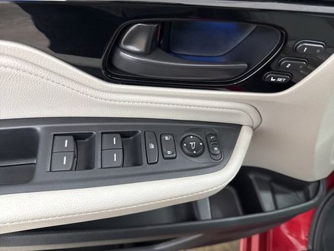 Used 2025 Honda Odyssey Touring image 13