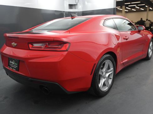 Used 2018 Chevrolet Camaro LT image 5