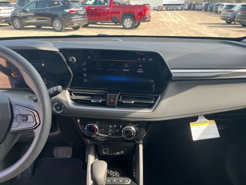 Used 2025 Chevrolet TrailBlazer LT FWD image 23