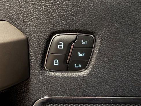 Used 2022 Ford F350 Lariat w/ Lariat Value Package image 25