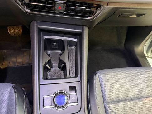 Used 2026 Volkswagen Tiguan SE FWD image 43