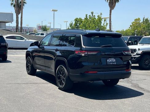 New 2026 Jeep Grand Cherokee L 4WD image 4