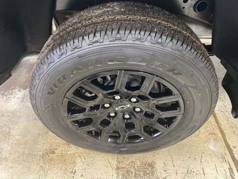 Used 2026 Chevrolet Colorado W/T w/ WT Custom Package image 9