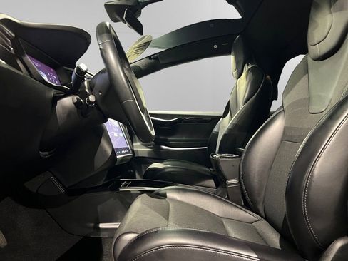 Used 2018 Tesla Model X 75D image 21