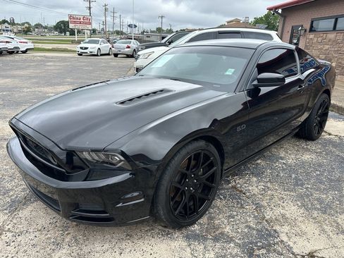 Used 2013 Ford Mustang GT RWD image 5