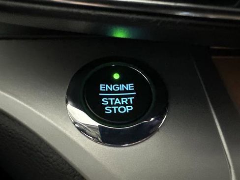 Used 2021 Ford Explorer XLT w/ Equipment Group 202A image 34