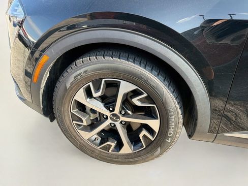 Used 2023 Kia Sportage EX FWD image 9