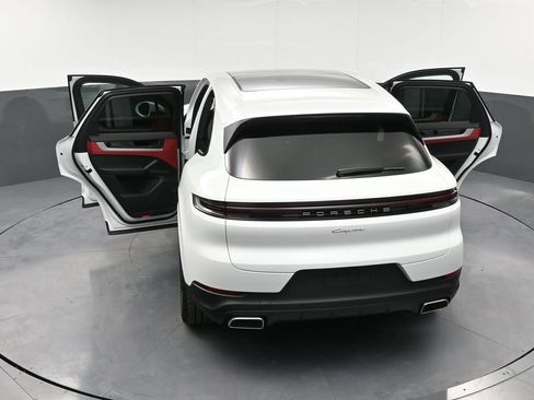 New 2026 Porsche Cayenne Base image 34