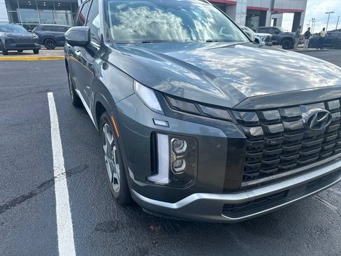 Used 2024 Hyundai Palisade SEL w/ Premium Package FWD image 2