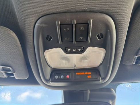 Used 2023 Chevrolet TrailBlazer RS w/ Sun and Liftgate Package image 28