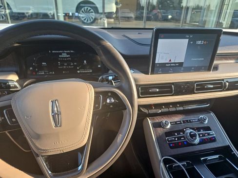 Used 2021 Lincoln Aviator Reserve w/ Equipment Group 201A AWD/4WD image 9