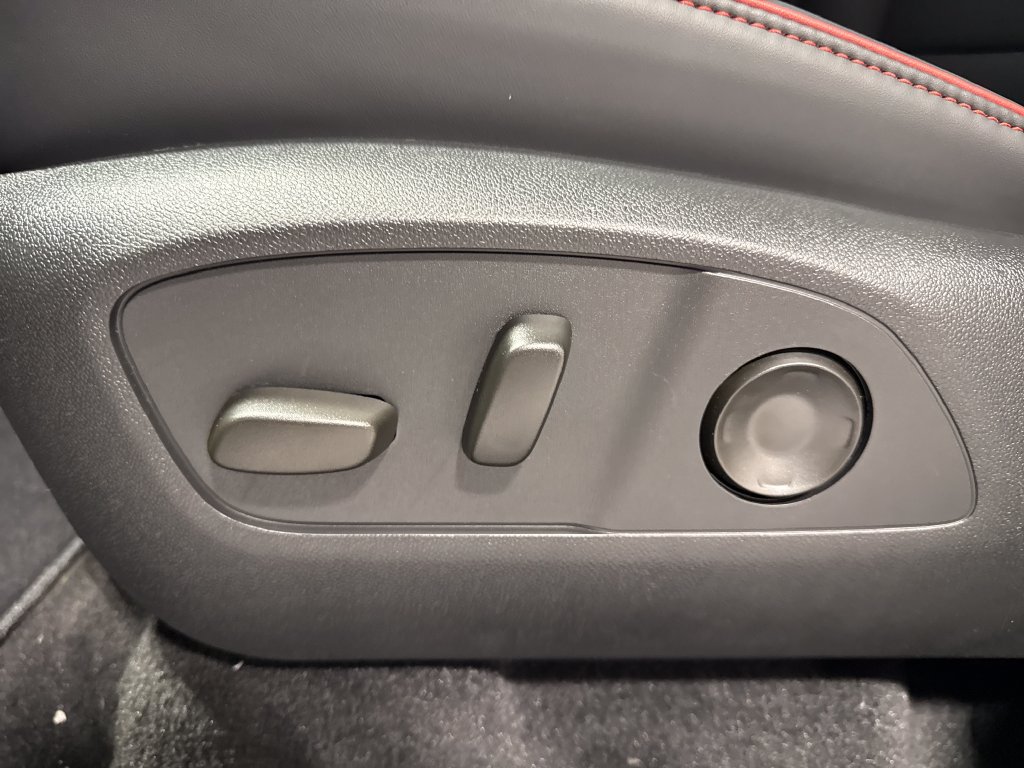 New 2027 Chevrolet Traverse RS AWD/4WD image 24