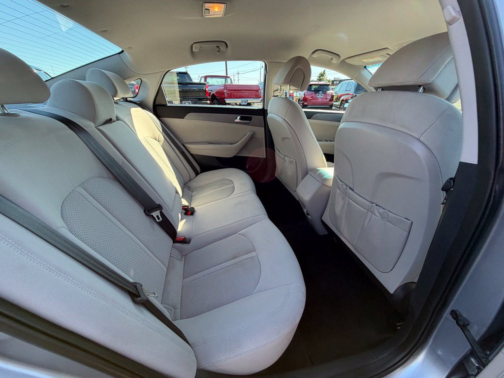 Used 2017 Hyundai Sonata SE FWD image 23