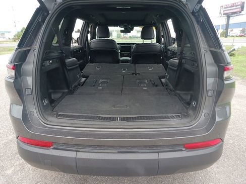 Used 2024 Jeep Grand Cherokee L Limited w/ Luxury Tech Group II RWD image 24