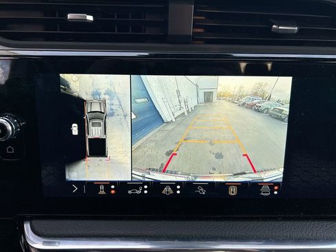 Used 2024 GMC Sierra 1500 Denali w/ Technology Package AWD/4WD image 19