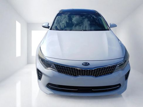 Used 2018 Kia Optima EX w/ Technology Package FWD image 3