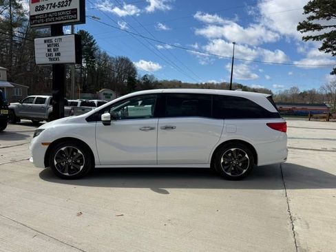 Used 2024 Honda Odyssey Elite image 9