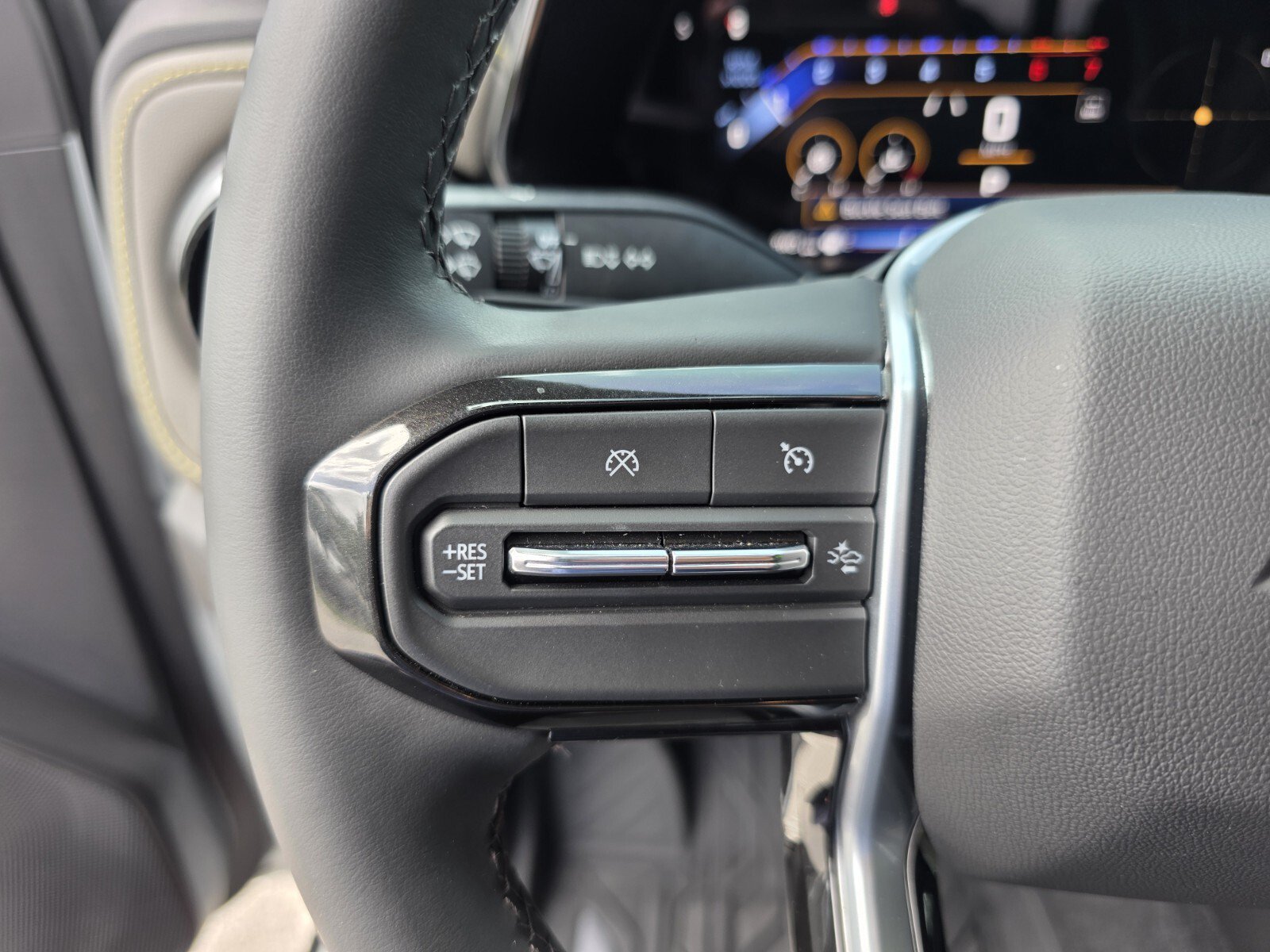 Used 2024 Chevrolet Colorado ZR2 w/ ZR2 Bison Edition AWD/4WD image 20