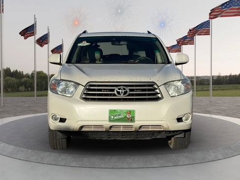 Used 2010 Toyota Highlander SE image 2