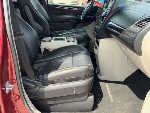 Used 2012 Chrysler Town & Country Touring w/ Entertainment Group #1 FWD image 24