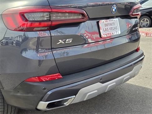 Used 2022 BMW X5 xDrive45e image 9