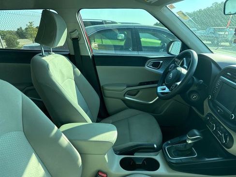 Used 2020 Kia Soul LX FWD image 3