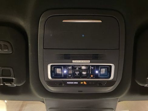 Certified 2025 Lincoln Nautilus Reserve w/ Jet Appearance Package AWD/4WD image 36