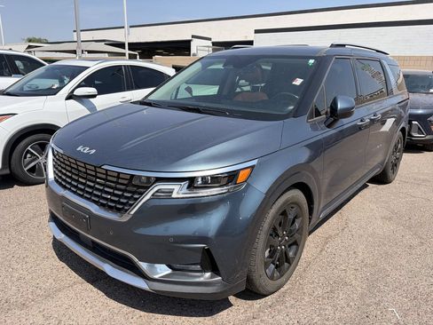 Used 2022 Kia Carnival SX Prestige FWD image 4