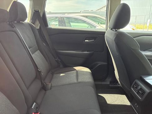 Used 2025 Nissan Rogue SV FWD image 19