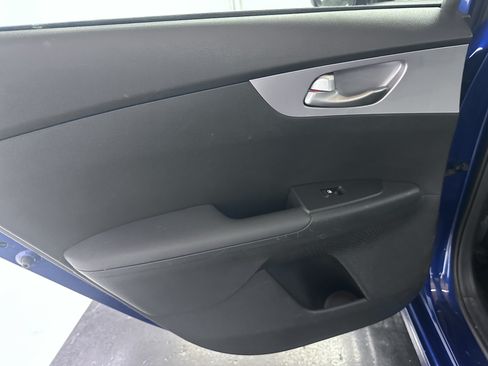 Used 2022 Kia Forte LXS FWD image 30