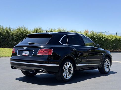 Used 2017 Bentley Bentayga AWD/4WD image 10