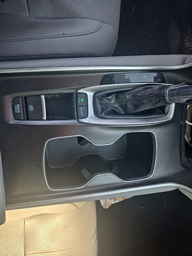 Used 2018 Honda Accord Touring image 17