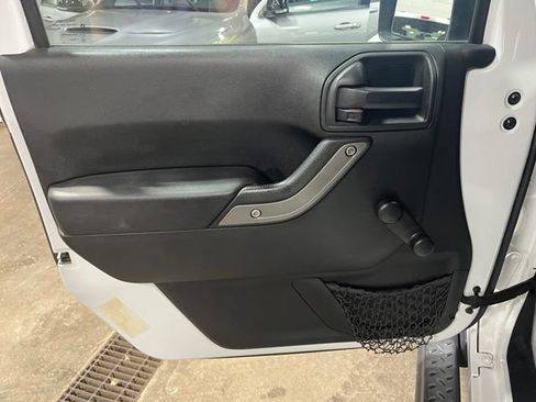 Used 2016 Jeep Wrangler Sport AWD/4WD image 13