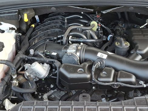 Used 2023 Jeep Grand Cherokee Altitude AWD/4WD image 28